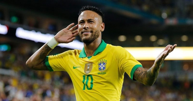 Fan hâm mộ đợi neymar trở lại